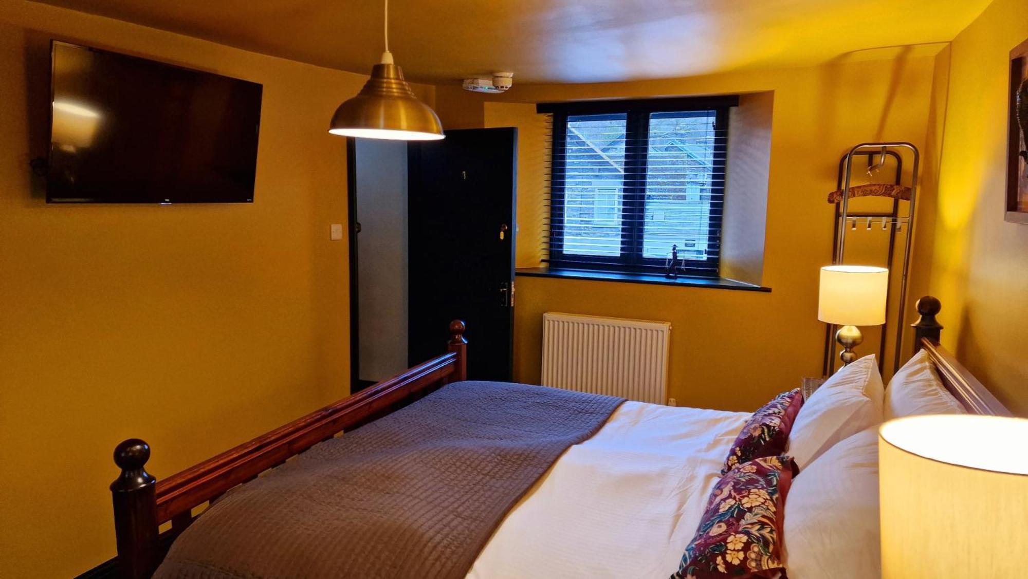 Y Gwydyr Hotel - Dolwyddelan Esterno foto