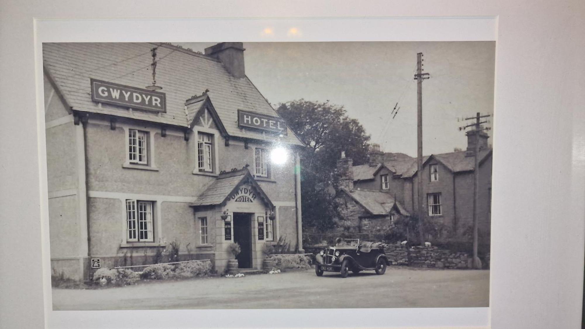 Y Gwydyr Hotel - Dolwyddelan Esterno foto