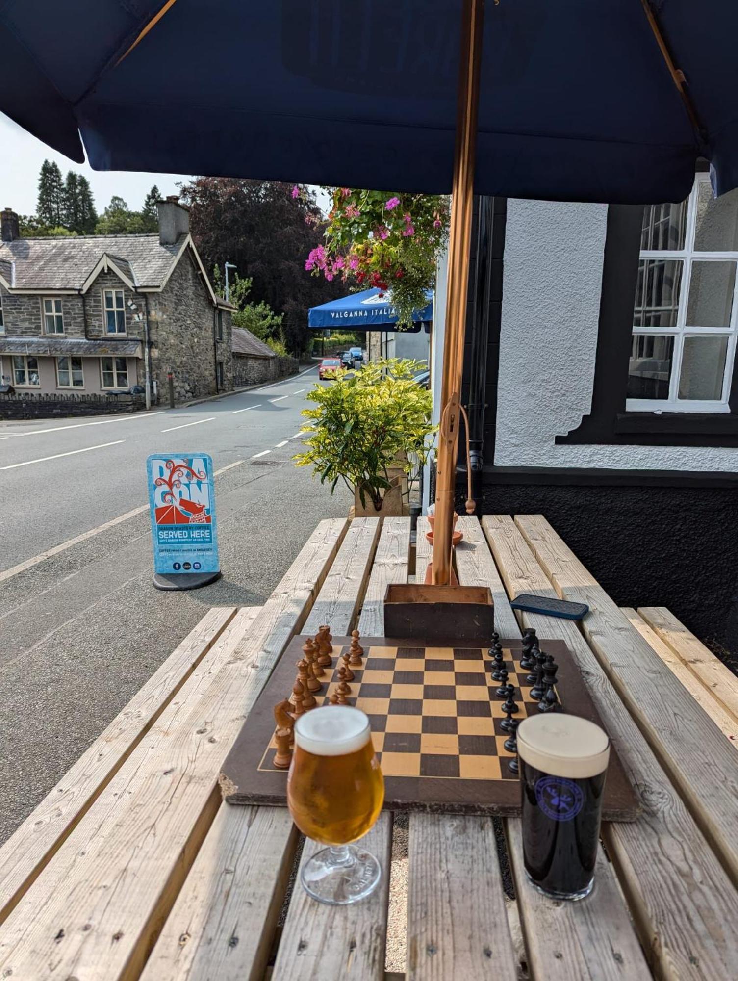 Y Gwydyr Hotel - Dolwyddelan Esterno foto